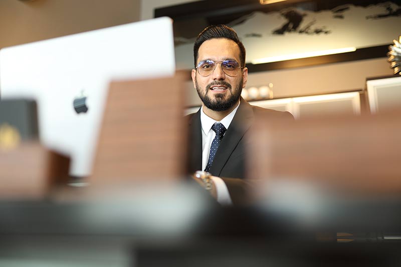 احمد ایوبی پور کیست